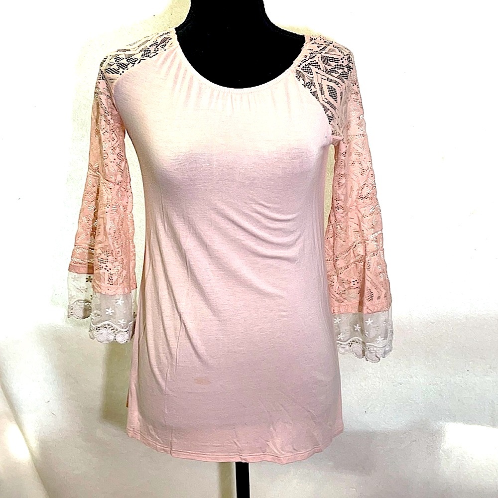 Girl’s Boutique Lace Bell Sleeve Pink Dress 8/10
